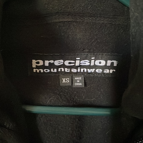 EUC Precision ski/snowboarding coat - Picture 3 of 4
